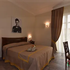 Dimora Conte Di Ruvo Bed & Breakfast